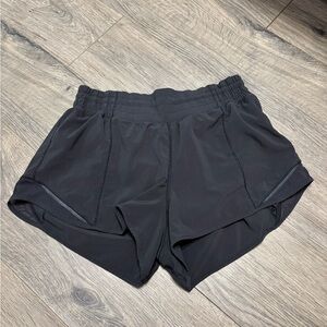 lululemon athletica Black Women's hotty hot Shorts 2.5 inch